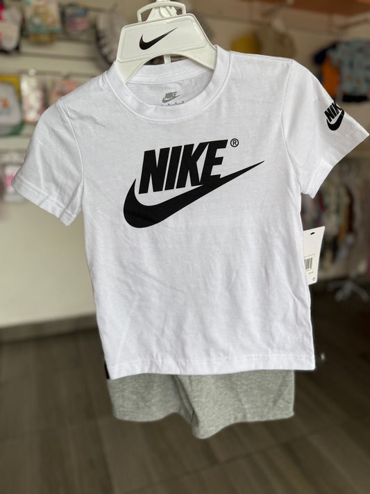 Conjunto Nike para niño