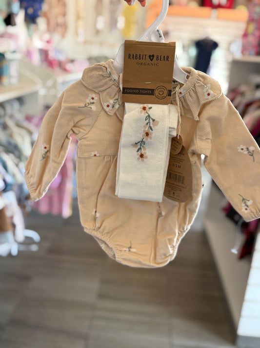 Romper con calcetas para bebé